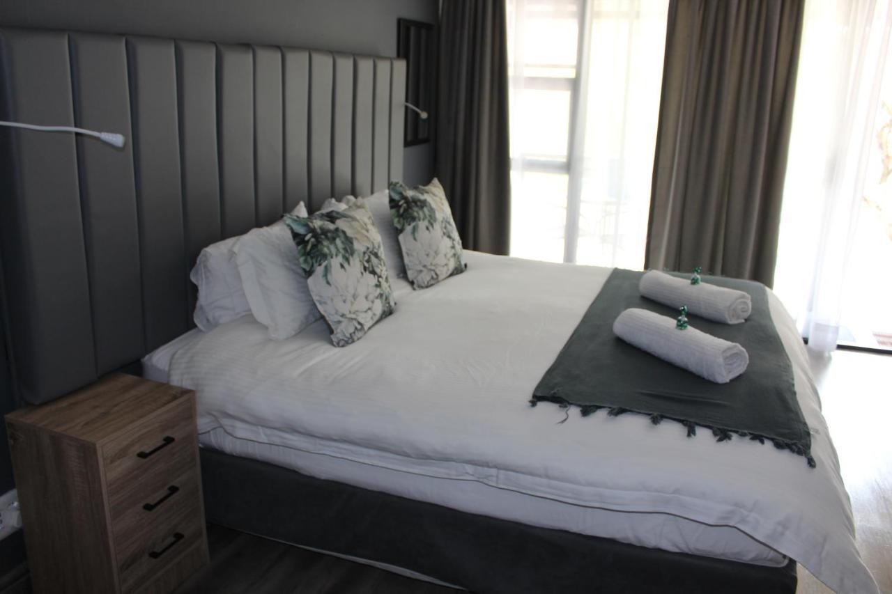 At The River Guest House Kroonstad Exteriör bild